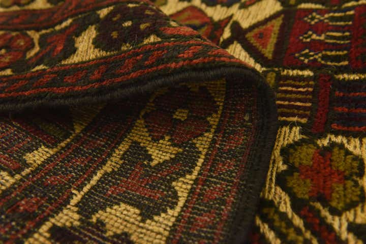 2' 10 x 4' 8 Hand Knotted Sumak Wool Rug