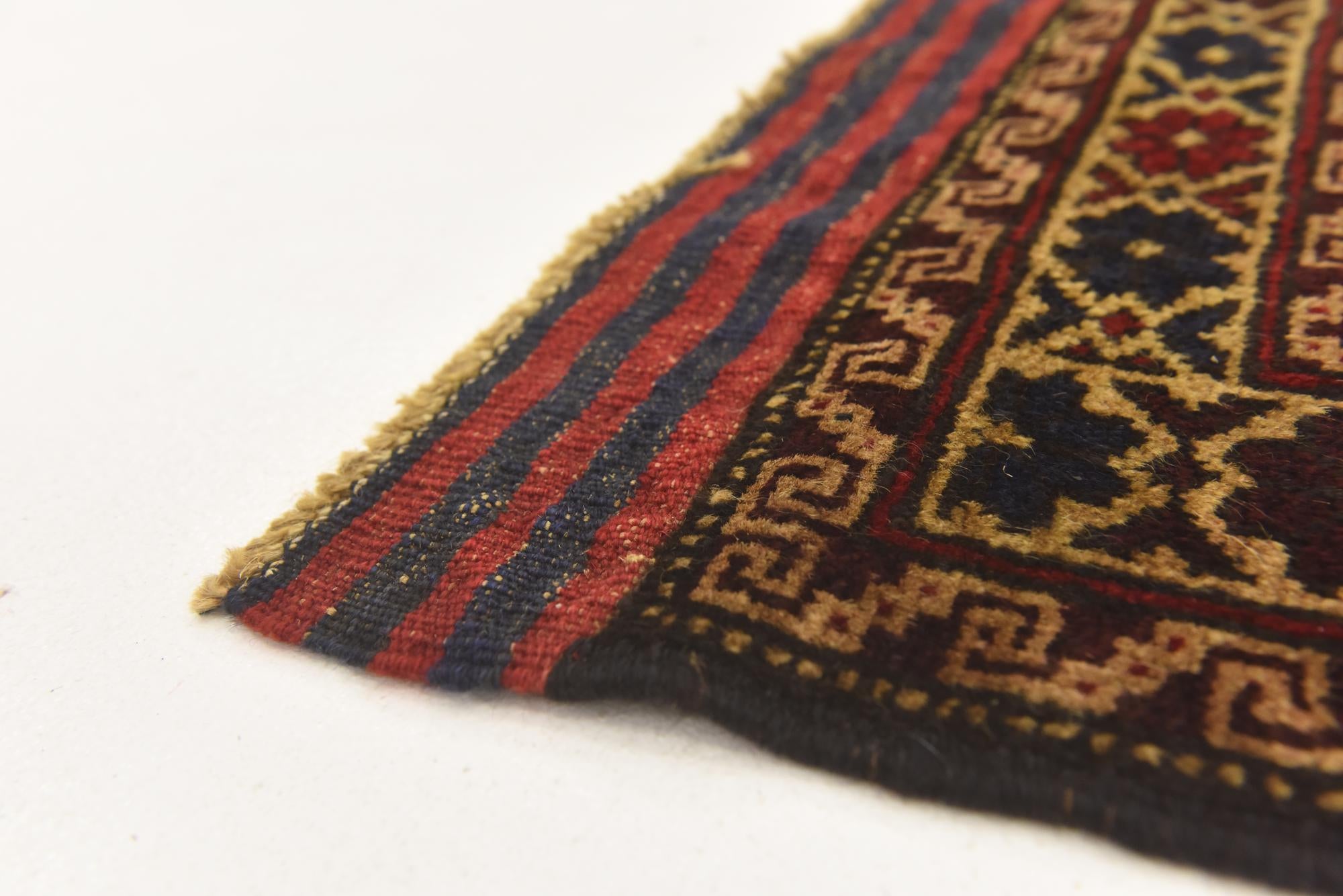 2' 10 x 4' 3 Hand Knotted Sumak Wool Rug