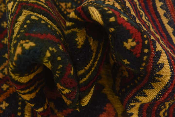 2' 10 x 4' 5 Hand Knotted Sumak Wool Rug