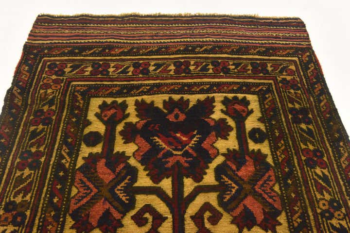 2' 10 x 4' 5 Hand Knotted Sumak Wool Rug