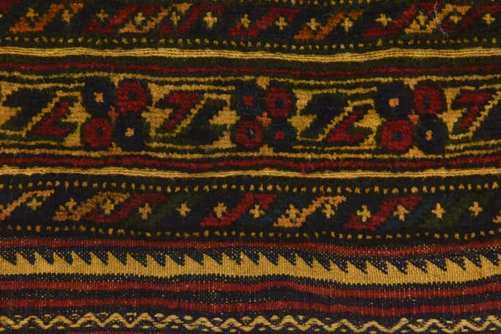 2' 10 x 4' 5 Hand Knotted Sumak Wool Rug