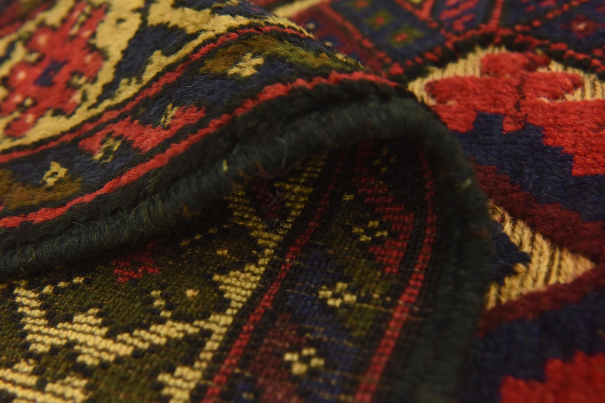 2' 10 x 4' 8 Hand Knotted Sumak Wool Rug