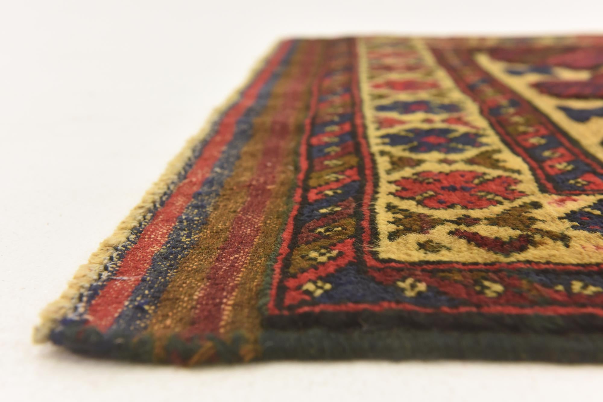 2' 10 x 4' 8 Hand Knotted Sumak Wool Rug