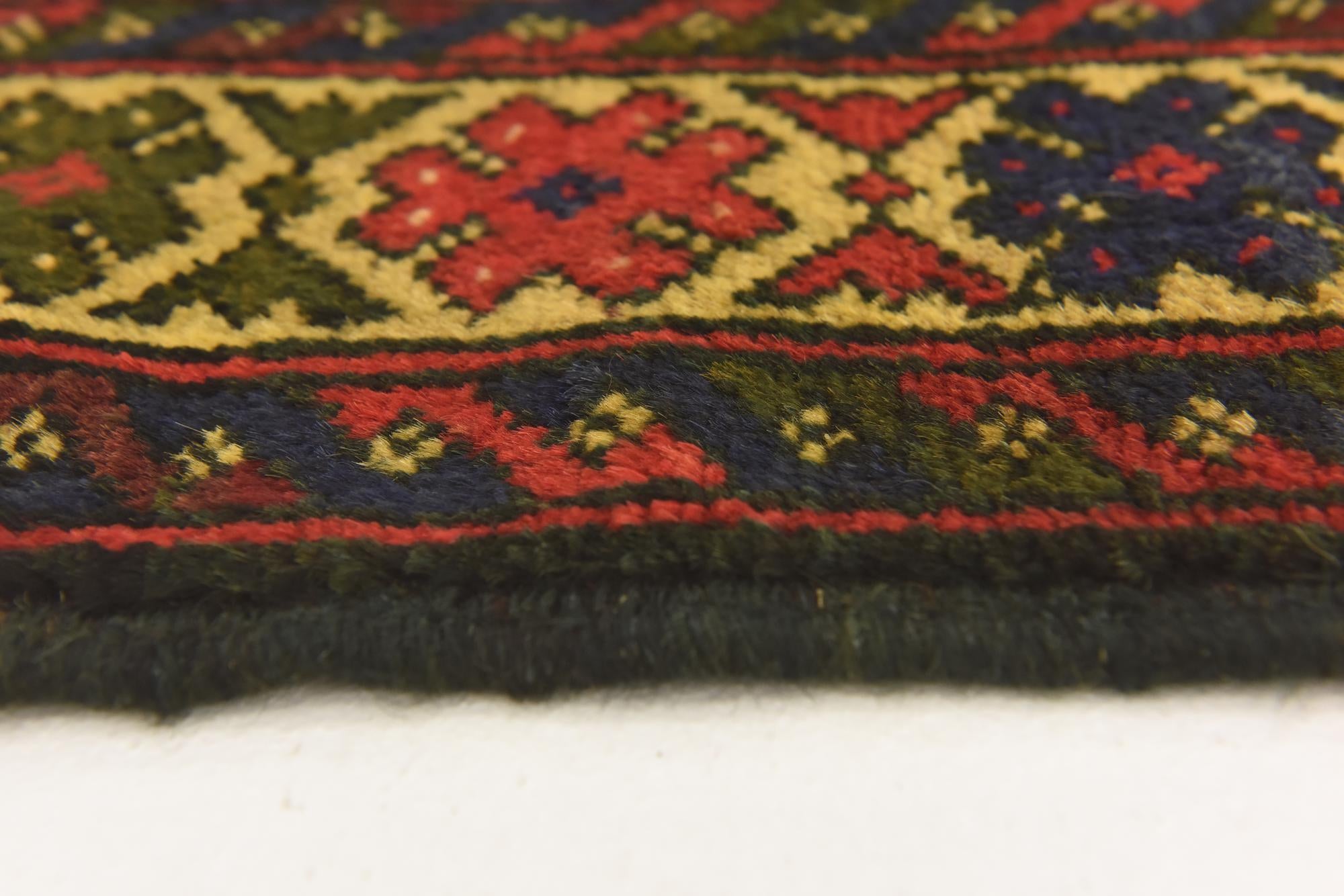 2' 10 x 4' 8 Hand Knotted Sumak Wool Rug