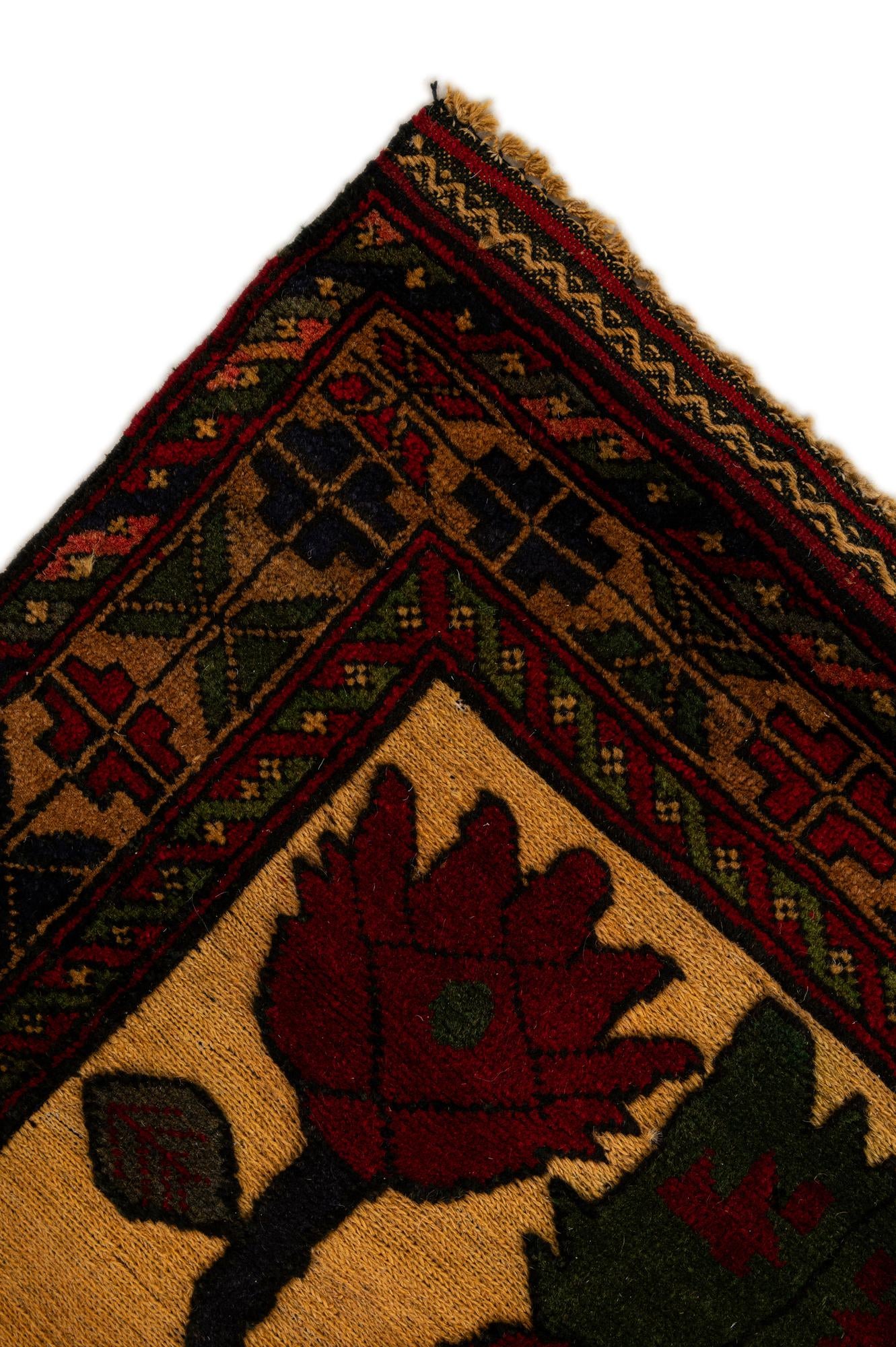 2' 10 x 4' 8 Hand Knotted Sumak Wool Rug