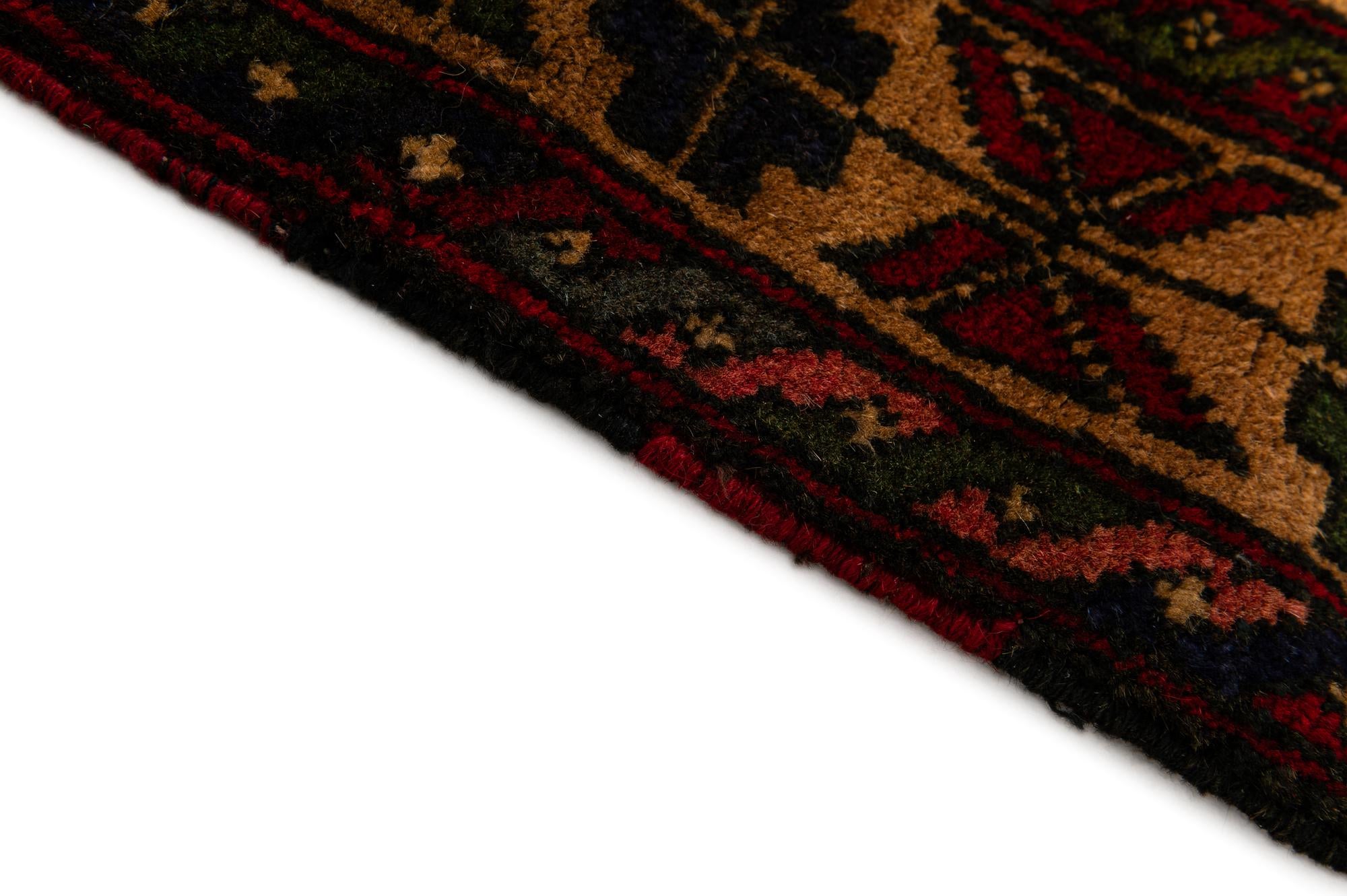 2' 10 x 4' 8 Hand Knotted Sumak Wool Rug