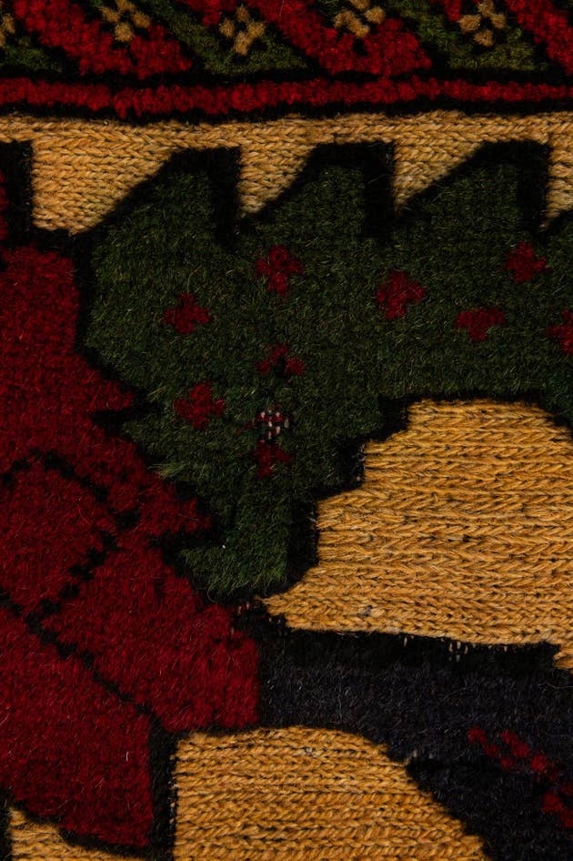 Detail image of 2' 10 x 4' 8 Hand Knotted Sumak Wool Rug