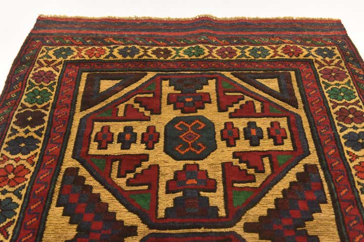2' 10 x 4' 7 Hand Knotted Sumak Wool Rug