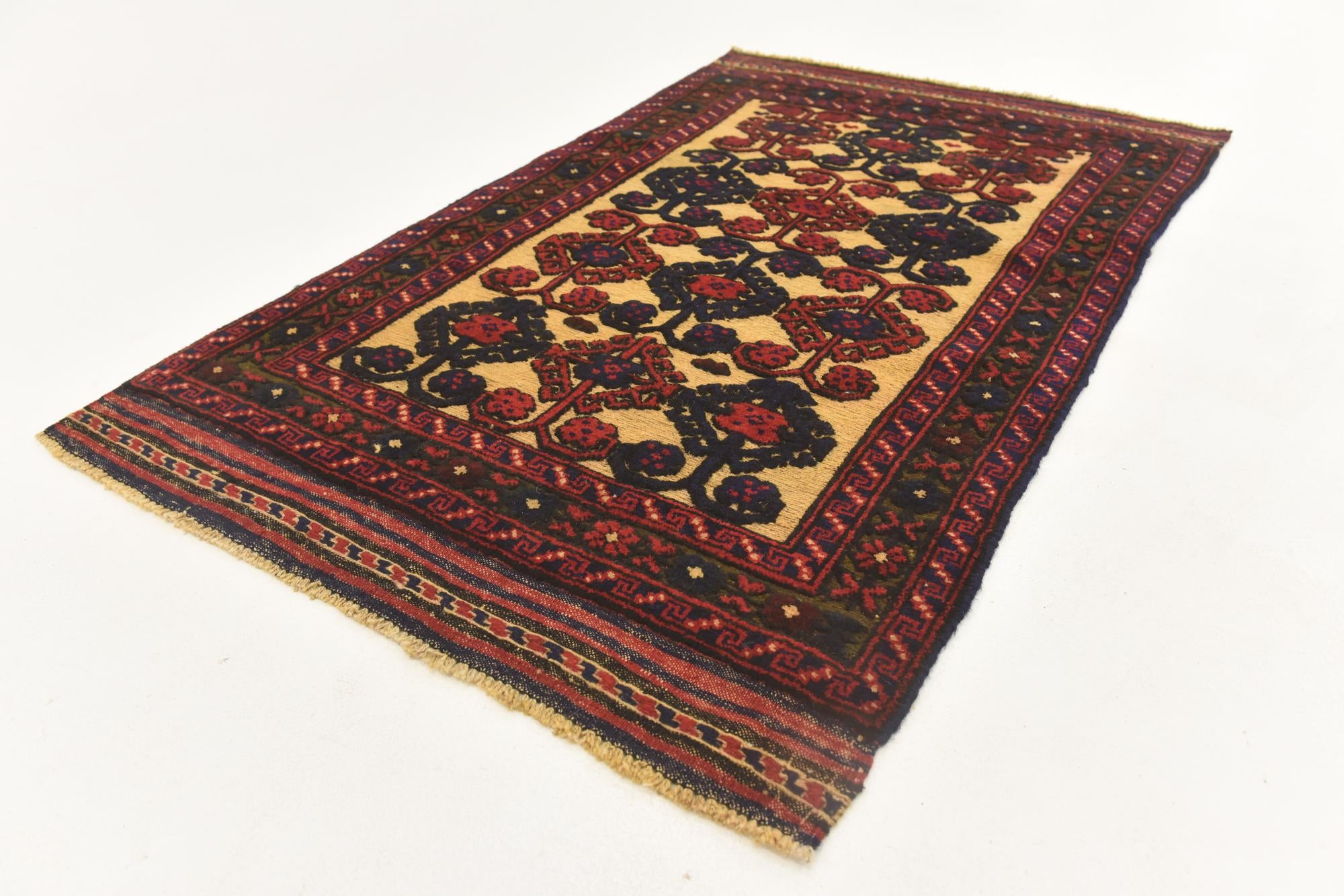 2' 11 x 4' 8 Hand Knotted Sumak Wool Rug