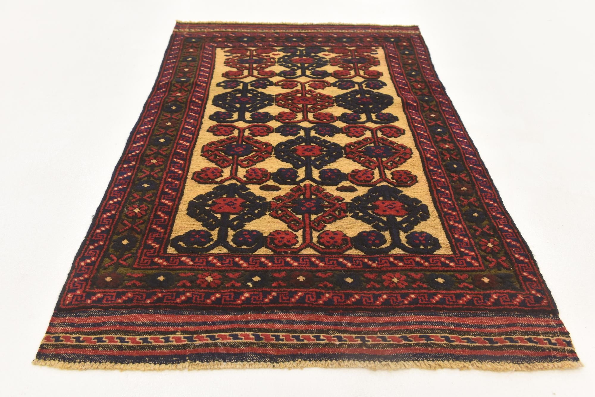 2' 11 x 4' 8 Hand Knotted Sumak Wool Rug