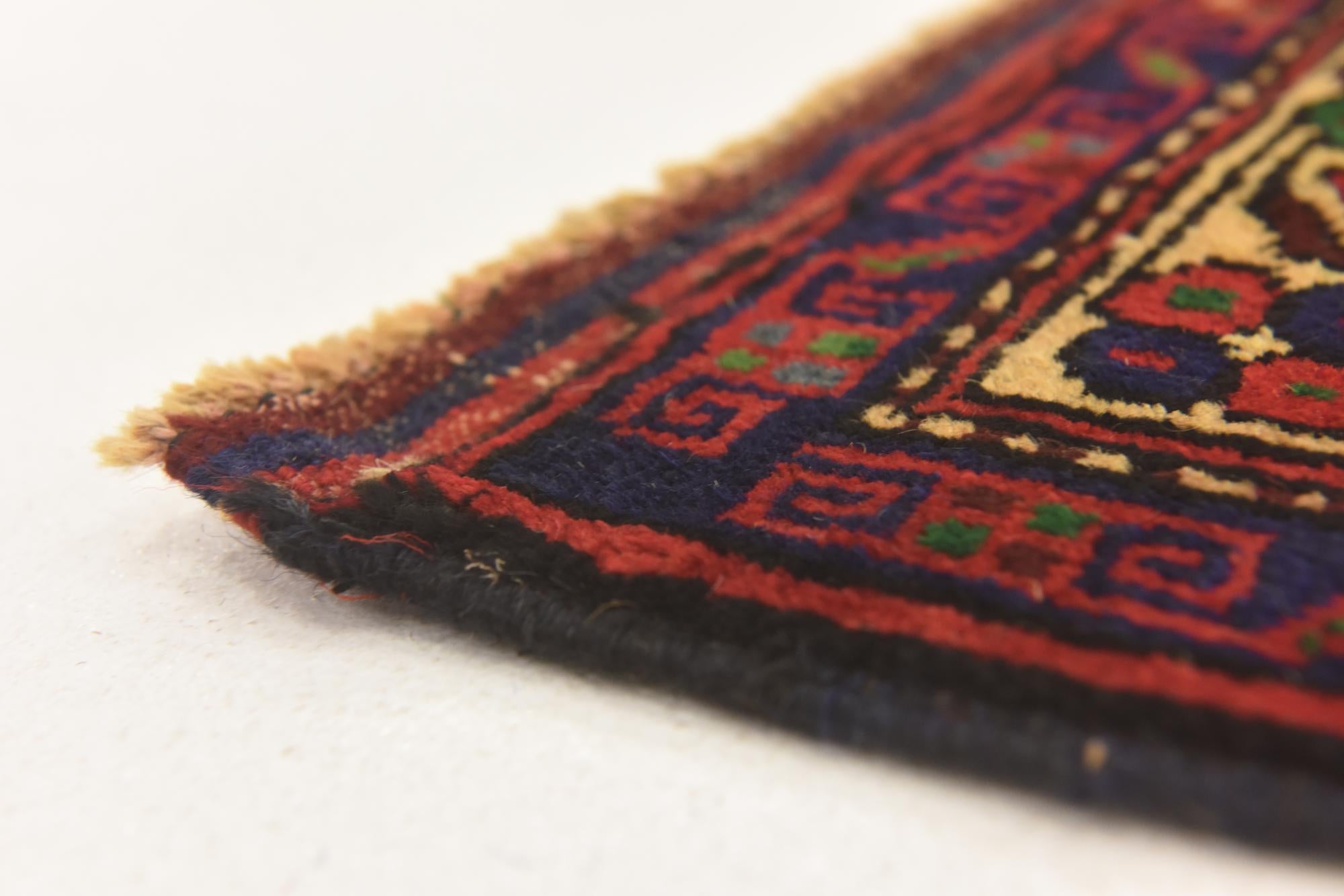 2' 8 x 4' 11 Hand Knotted Sumak Wool Rug