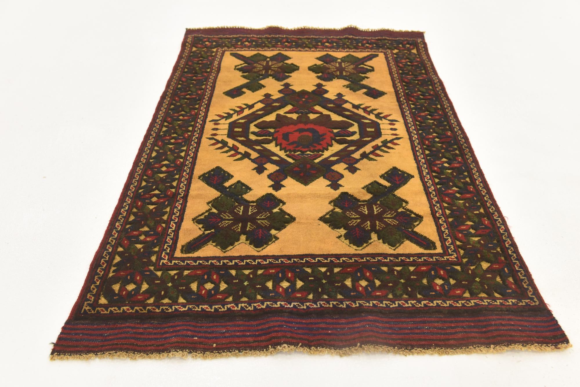 2' 10 x 4' 4 Hand Knotted Sumak Wool Rug