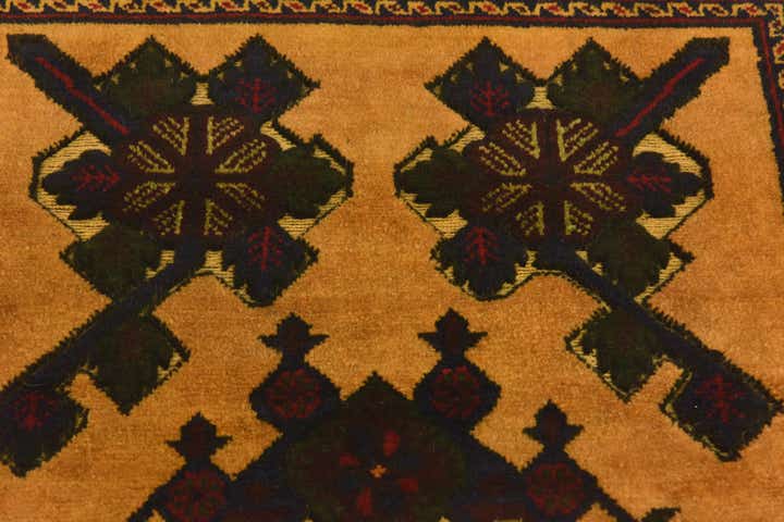 2' 10 x 4' 4 Hand Knotted Sumak Wool Rug