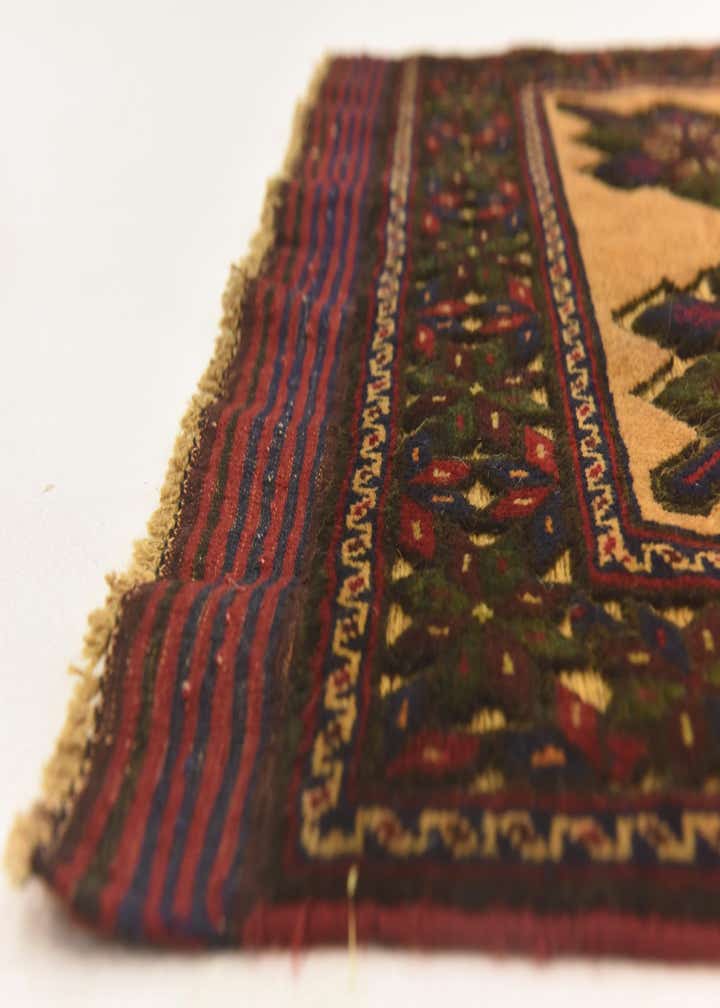 2' 10 x 4' 4 Hand Knotted Sumak Wool Rug