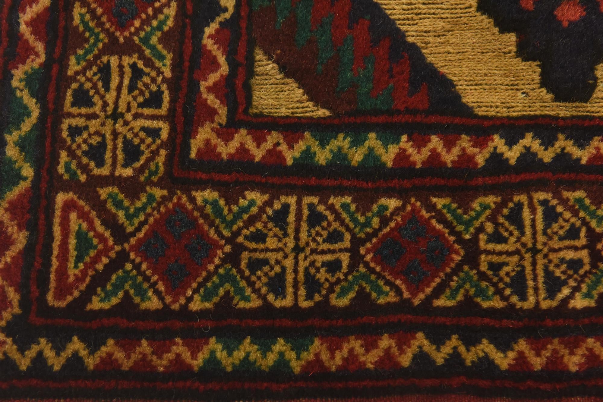 2' 9 x 4' 10 Hand Knotted Sumak Wool Rug