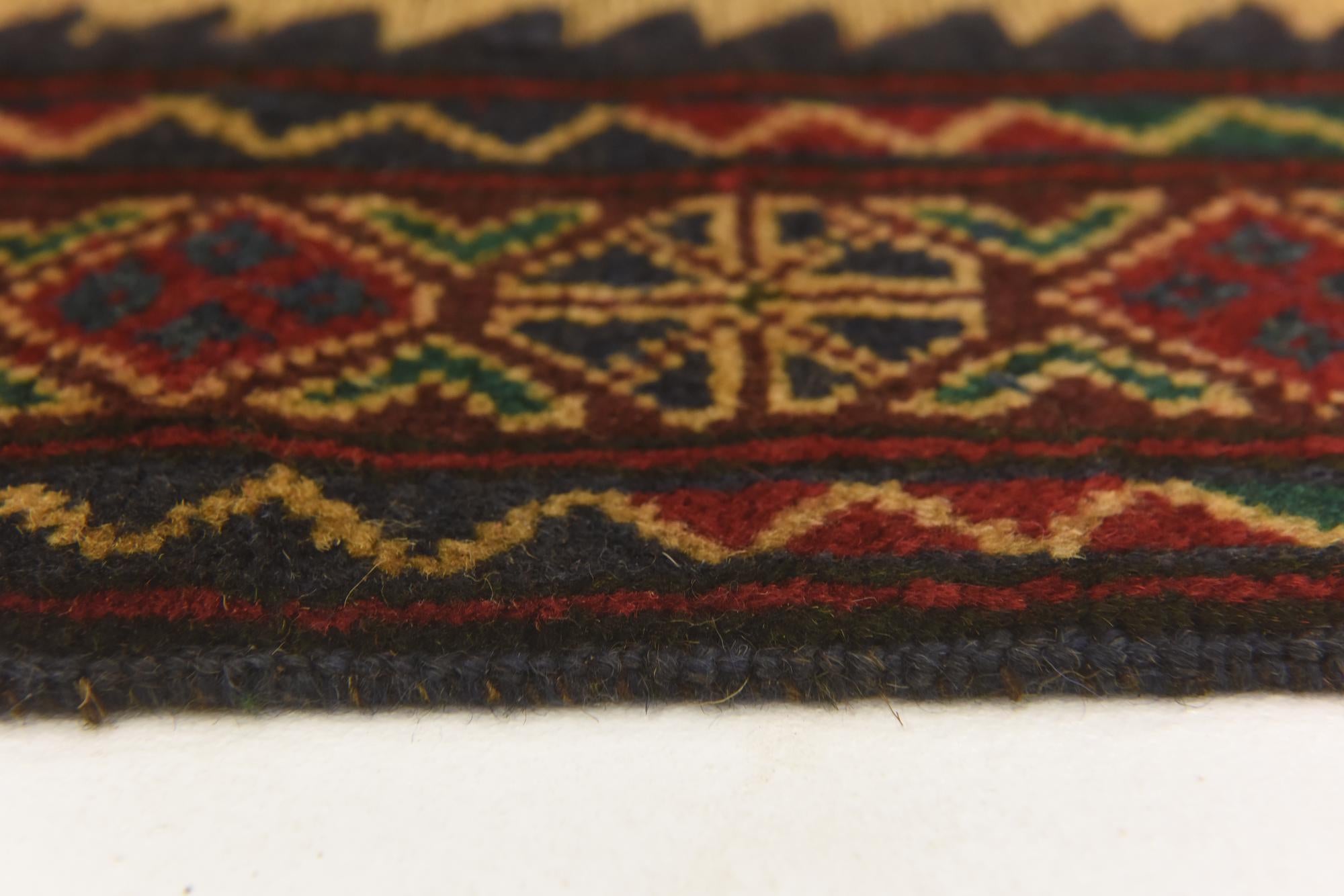 2' 9 x 4' 10 Hand Knotted Sumak Wool Rug