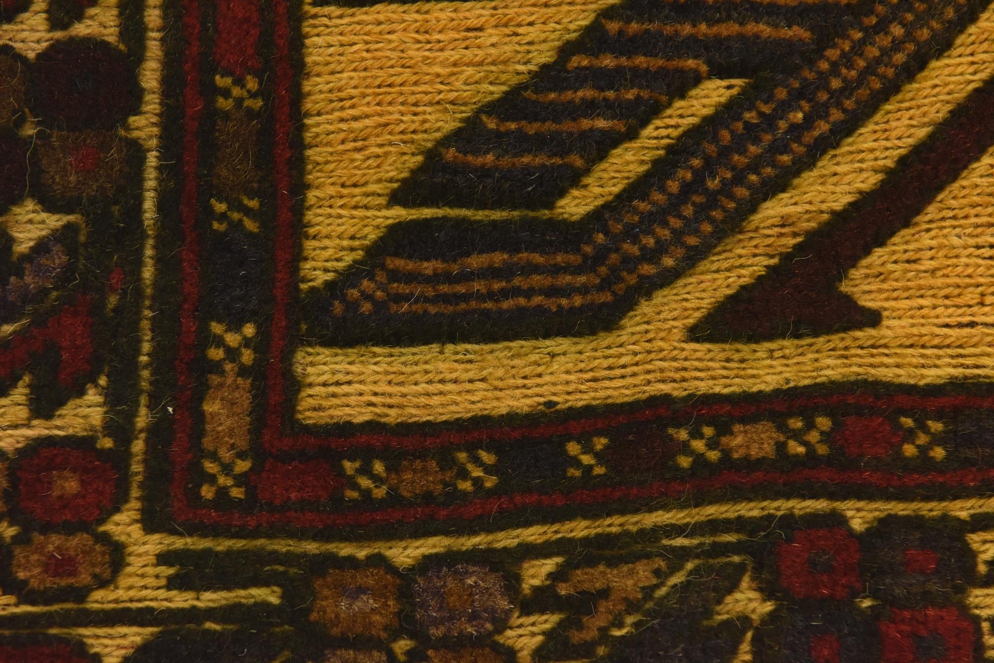 2' 8 x 4' 5 Hand Knotted Sumak Wool Rug