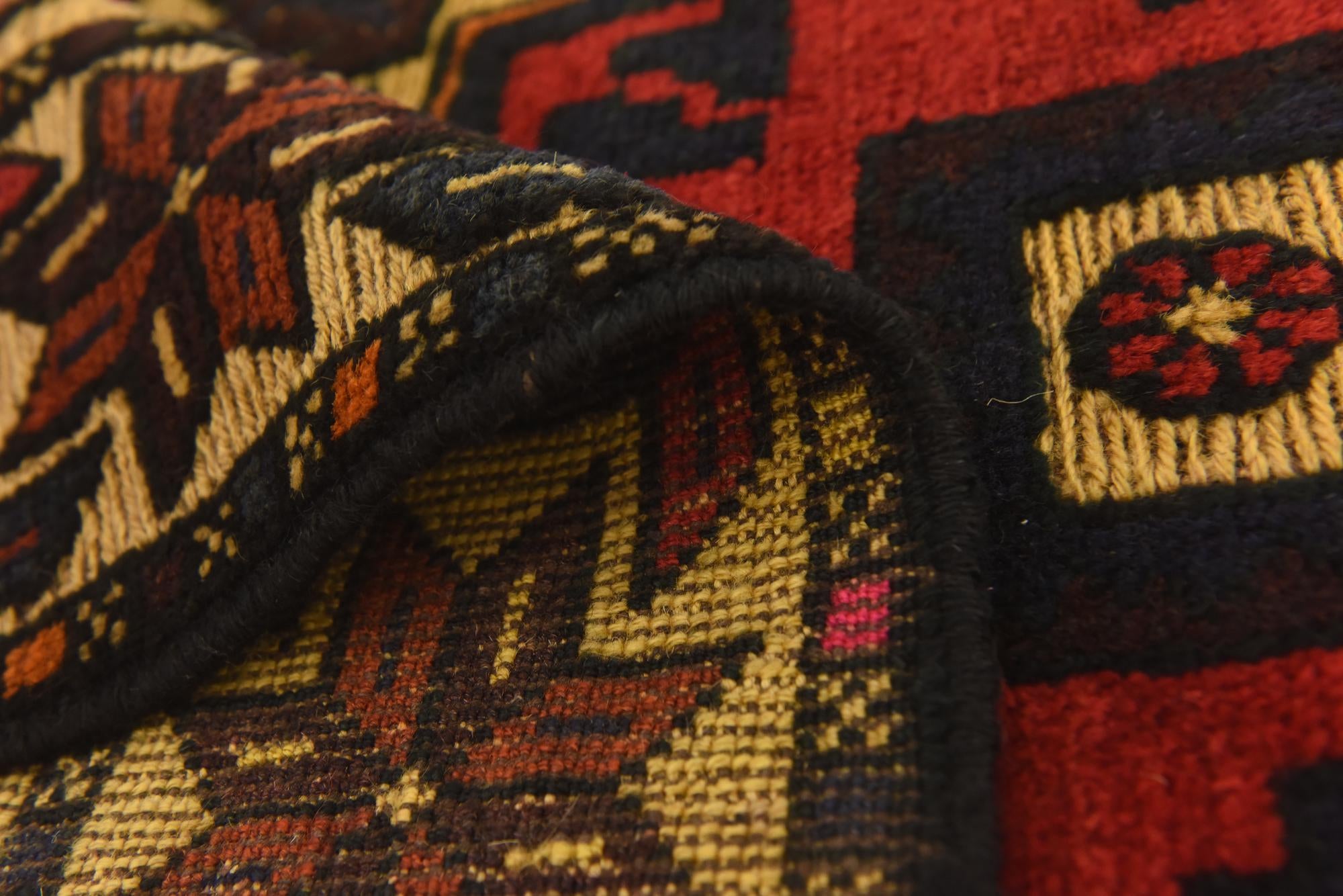 2' 8 x 4' 5 Hand Knotted Sumak Wool Rug
