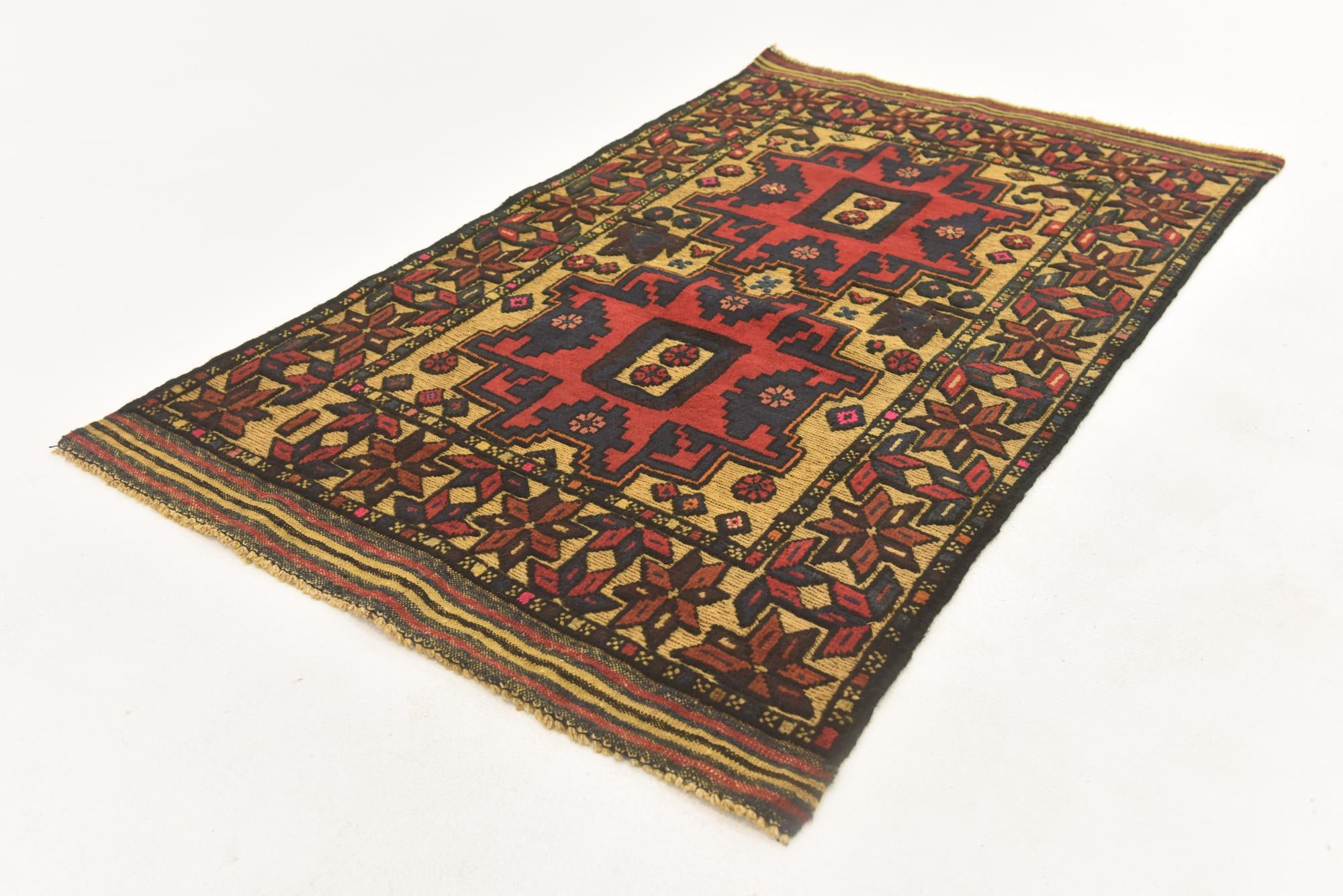 2' 8 x 4' 5 Hand Knotted Sumak Wool Rug