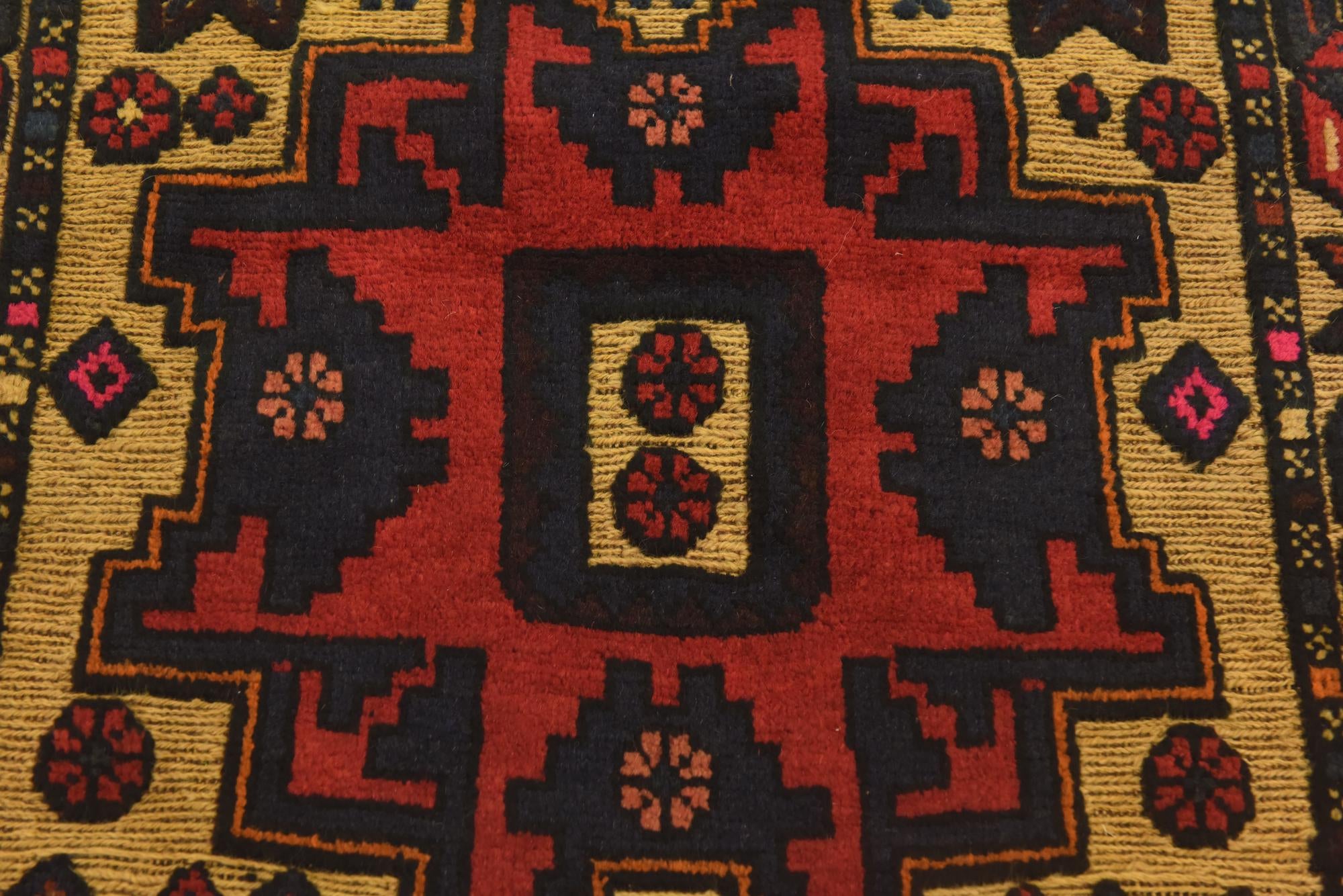 2' 8 x 4' 5 Hand Knotted Sumak Wool Rug