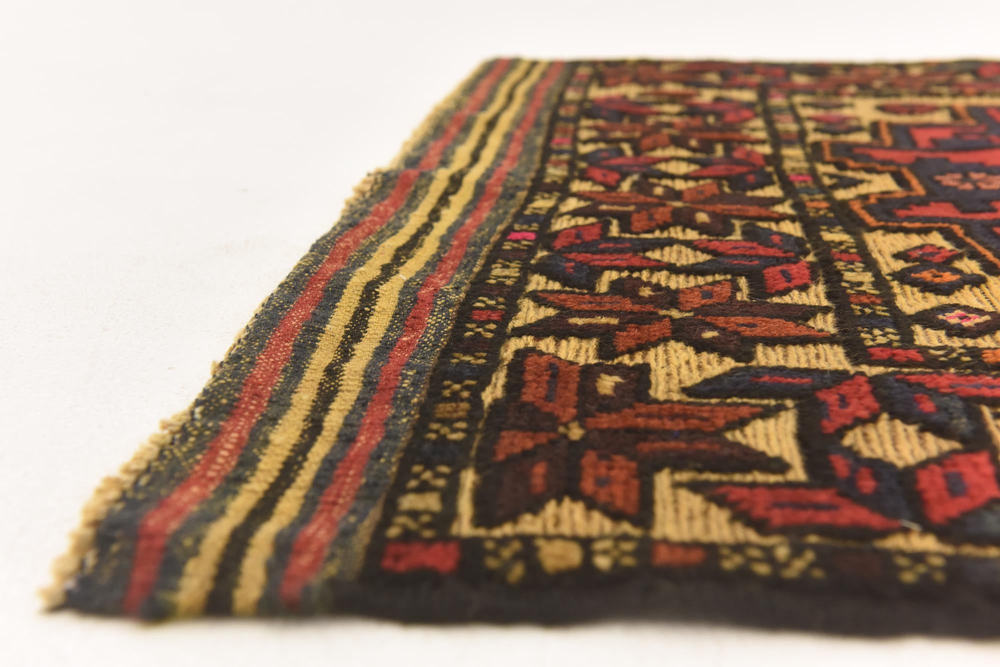 2' 8 x 4' 5 Hand Knotted Sumak Wool Rug