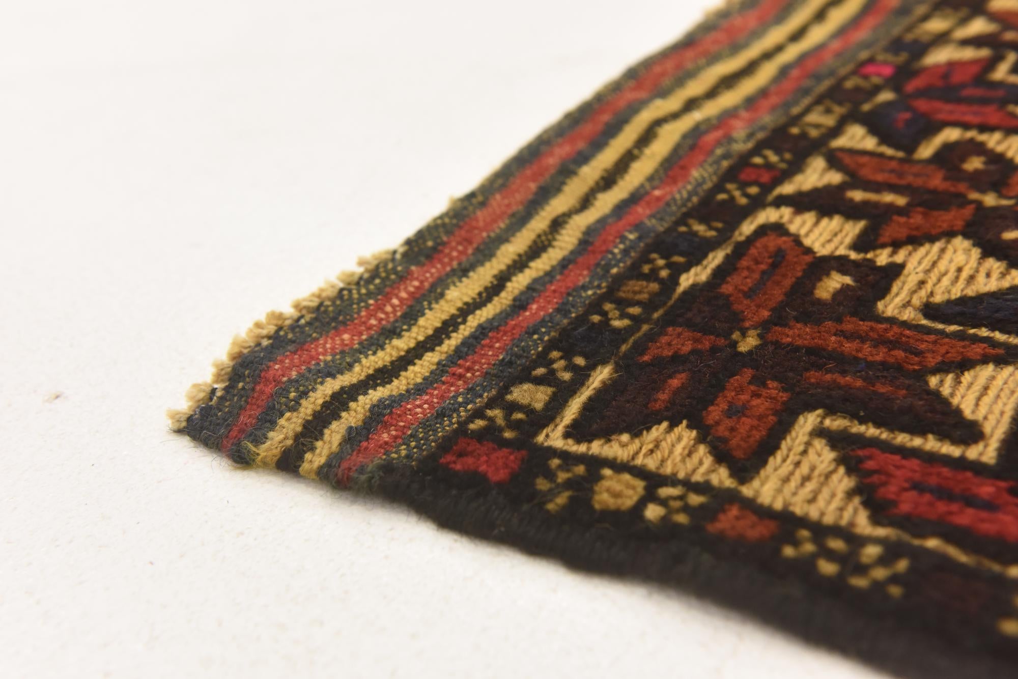 2' 8 x 4' 5 Hand Knotted Sumak Wool Rug