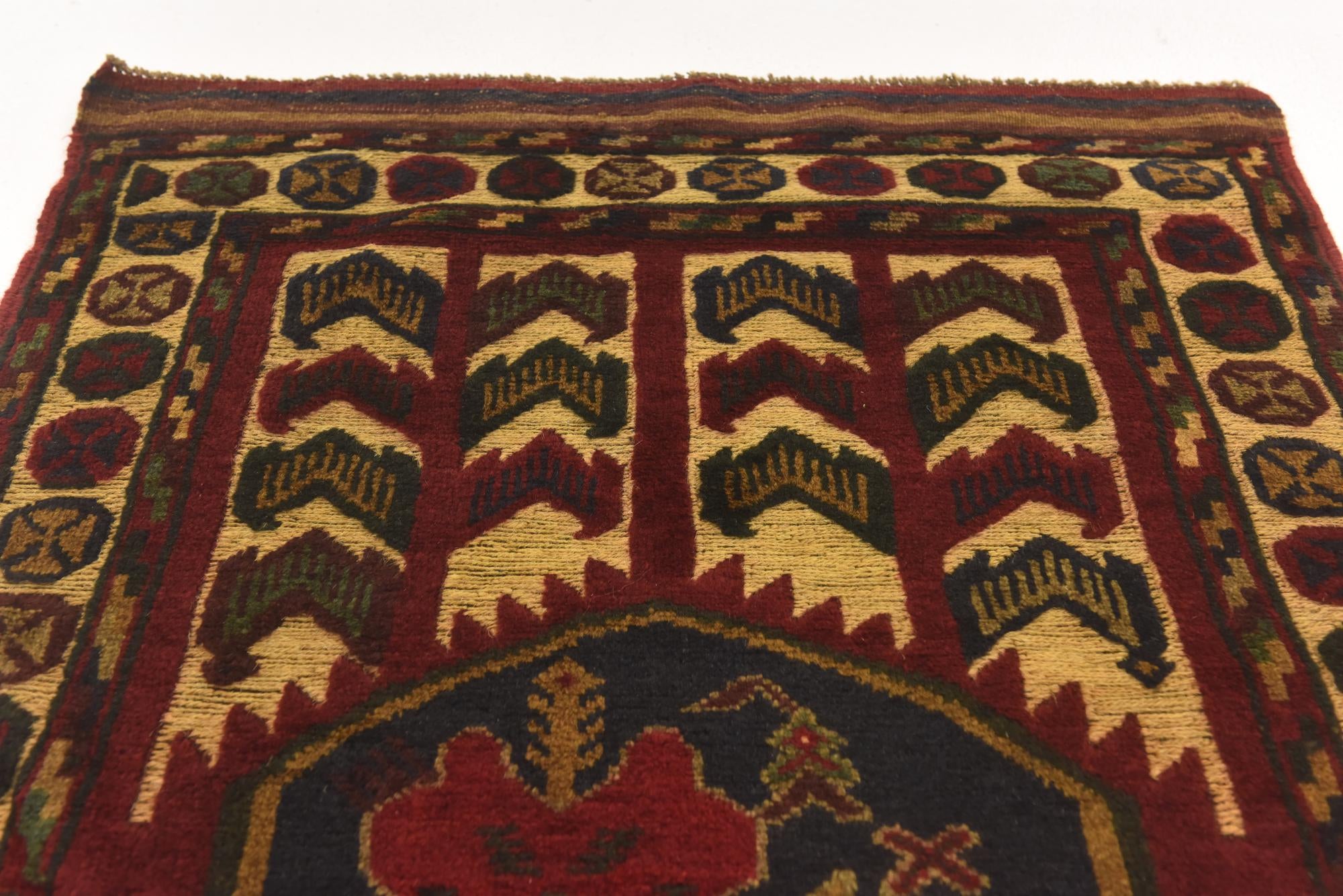 2' 9 x 4' 6 Hand Knotted Sumak Wool Rug