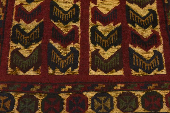 2' 9 x 4' 6 Hand Knotted Sumak Wool Rug
