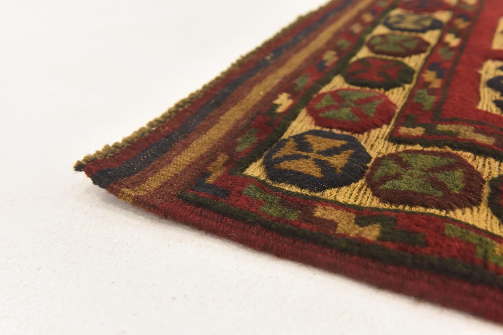 2' 9 x 4' 6 Hand Knotted Sumak Wool Rug