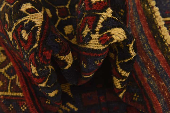 2' 9 x 4' 9 Hand Knotted Sumak Wool Rug