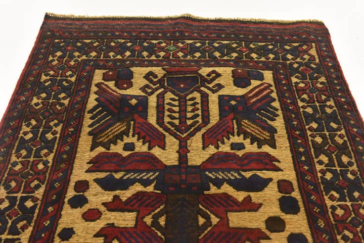 Detail image of 2' 9 x 4' 9 Hand Knotted Sumak Wool Rug