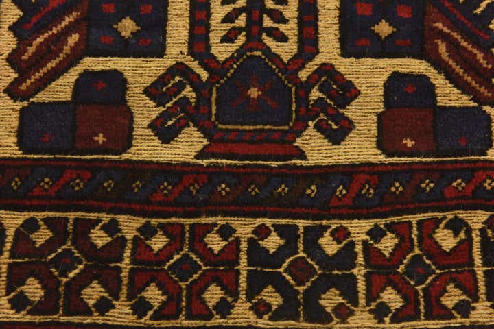 2' 9 x 4' 9 Hand Knotted Sumak Wool Rug