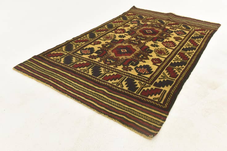 Detail image of 3' x 4' 10 Hand Knotted Sumak Wool Rug