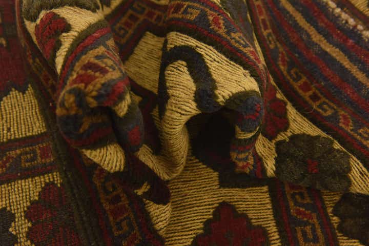 2' 10 x 4' 7 Hand Knotted Sumak Wool Rug