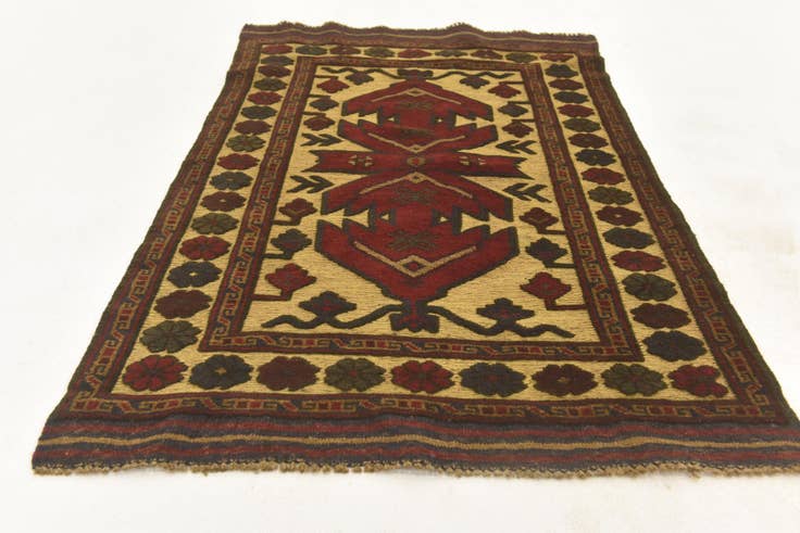 Detail image of 2' 10 x 4' 7 Hand Knotted Sumak Wool Rug