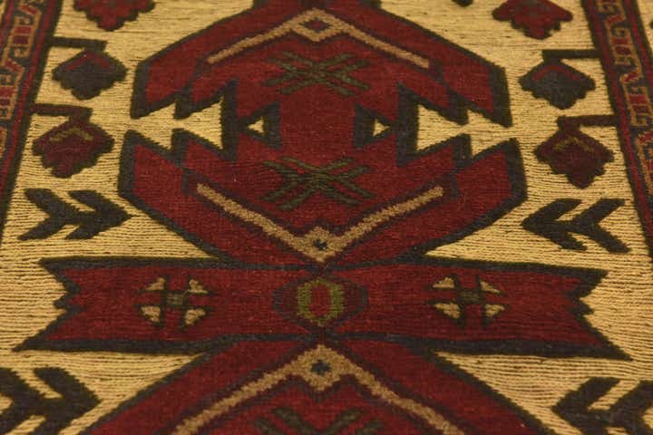 2' 10 x 4' 7 Hand Knotted Sumak Wool Rug