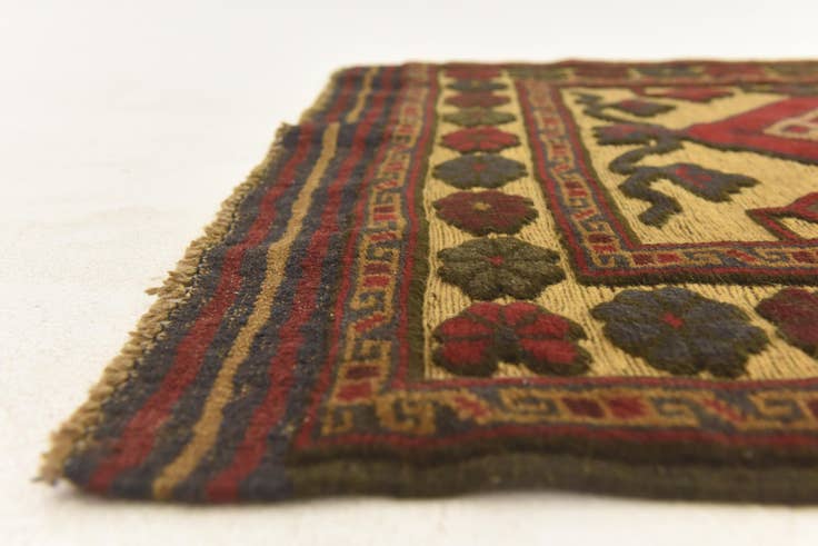 Detail image of 2' 10 x 4' 7 Hand Knotted Sumak Wool Rug