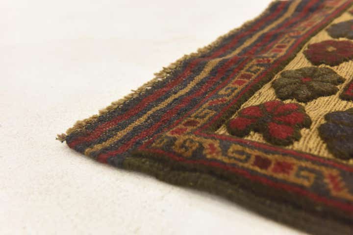 2' 10 x 4' 7 Hand Knotted Sumak Wool Rug