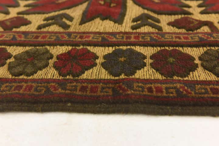 2' 10 x 4' 7 Hand Knotted Sumak Wool Rug