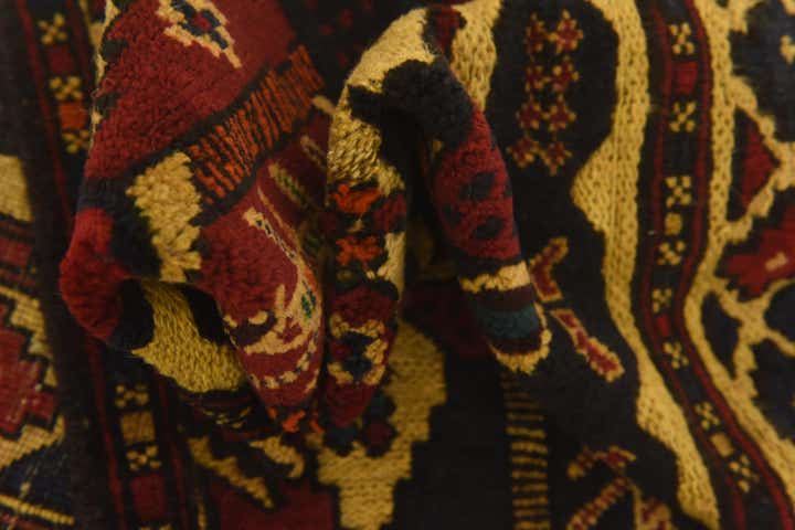 2' 8 x 4' 11 Hand Knotted Sumak Wool Rug
