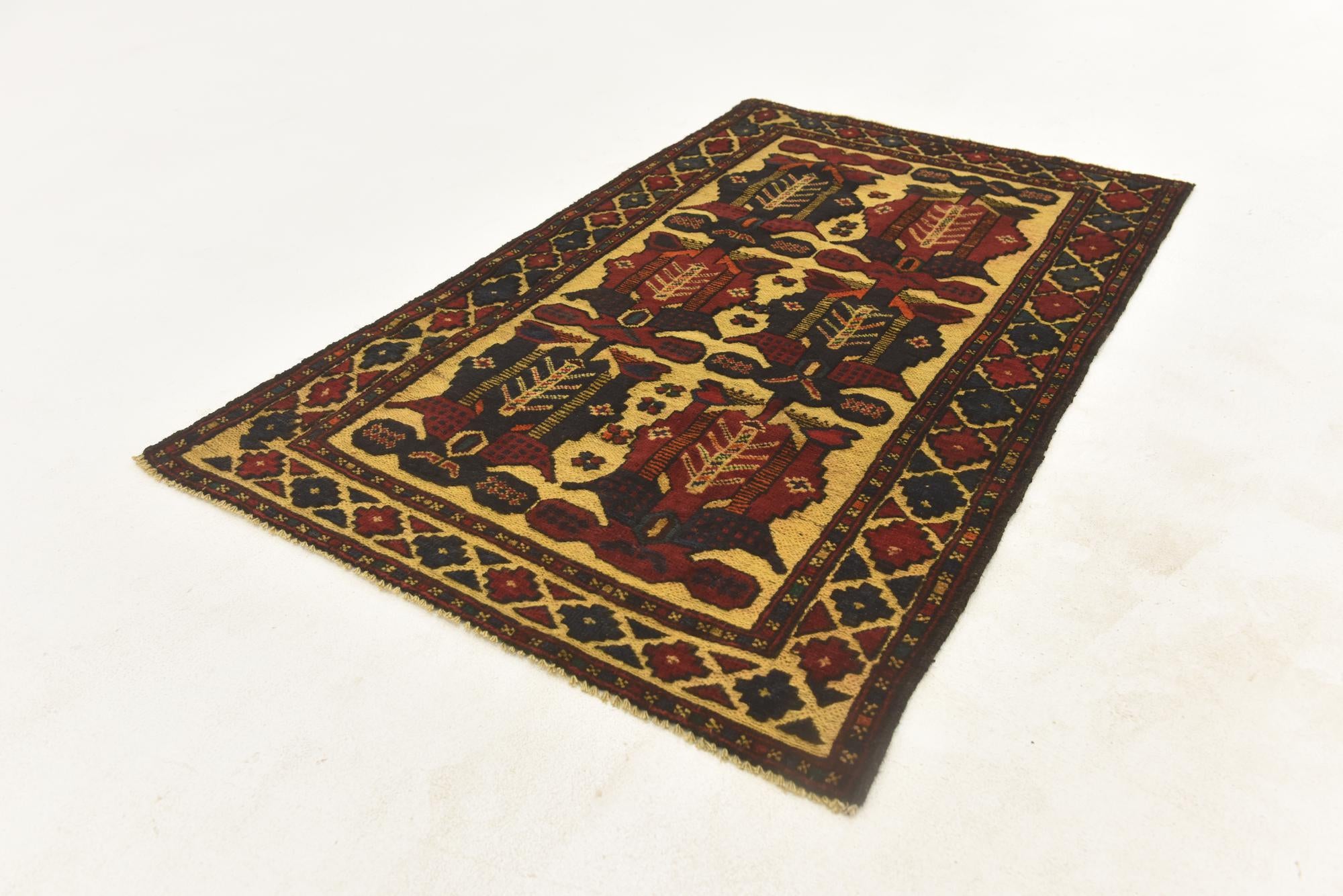2' 8 x 4' 11 Hand Knotted Sumak Wool Rug