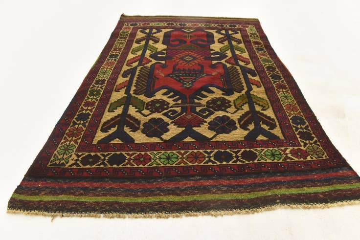 Detail image of 3' x 4' 10 Hand Knotted Sumak Wool Rug
