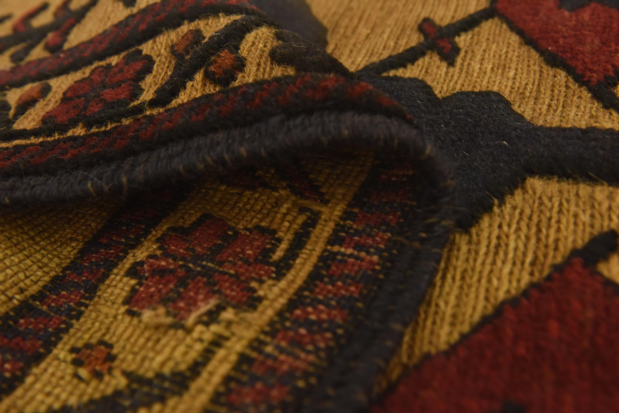 3' 1 x 5' Hand Knotted Sumak Wool Rug