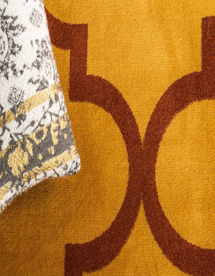 Detail image of 5' 3 x 7' 7 Trellis Rug