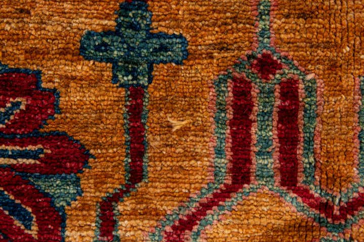 5' 2 x 6' 9 Hand Knotted Ziegler Wool Rug