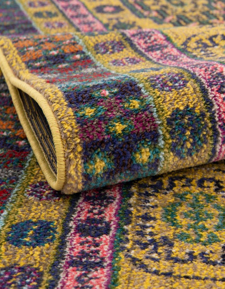 Detail image of 8' x 8' Washable Fleur Round Rug