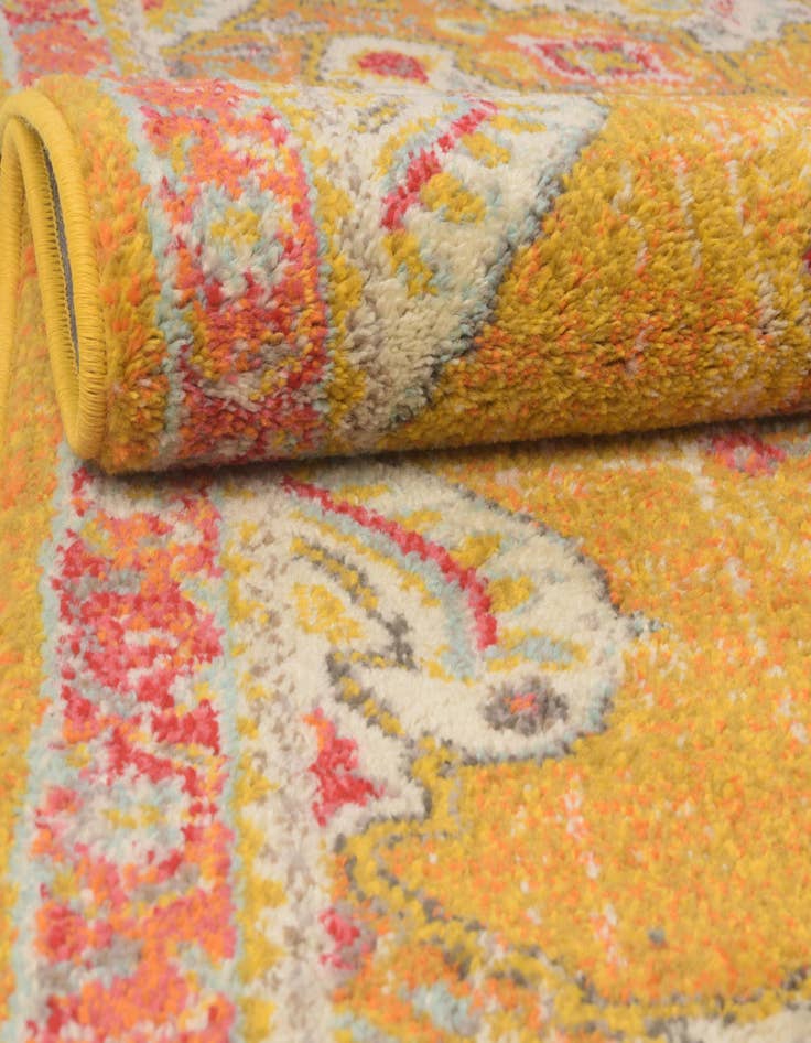 Detail image of 2' 7 x 16' 5 Carrington Runner Rug
