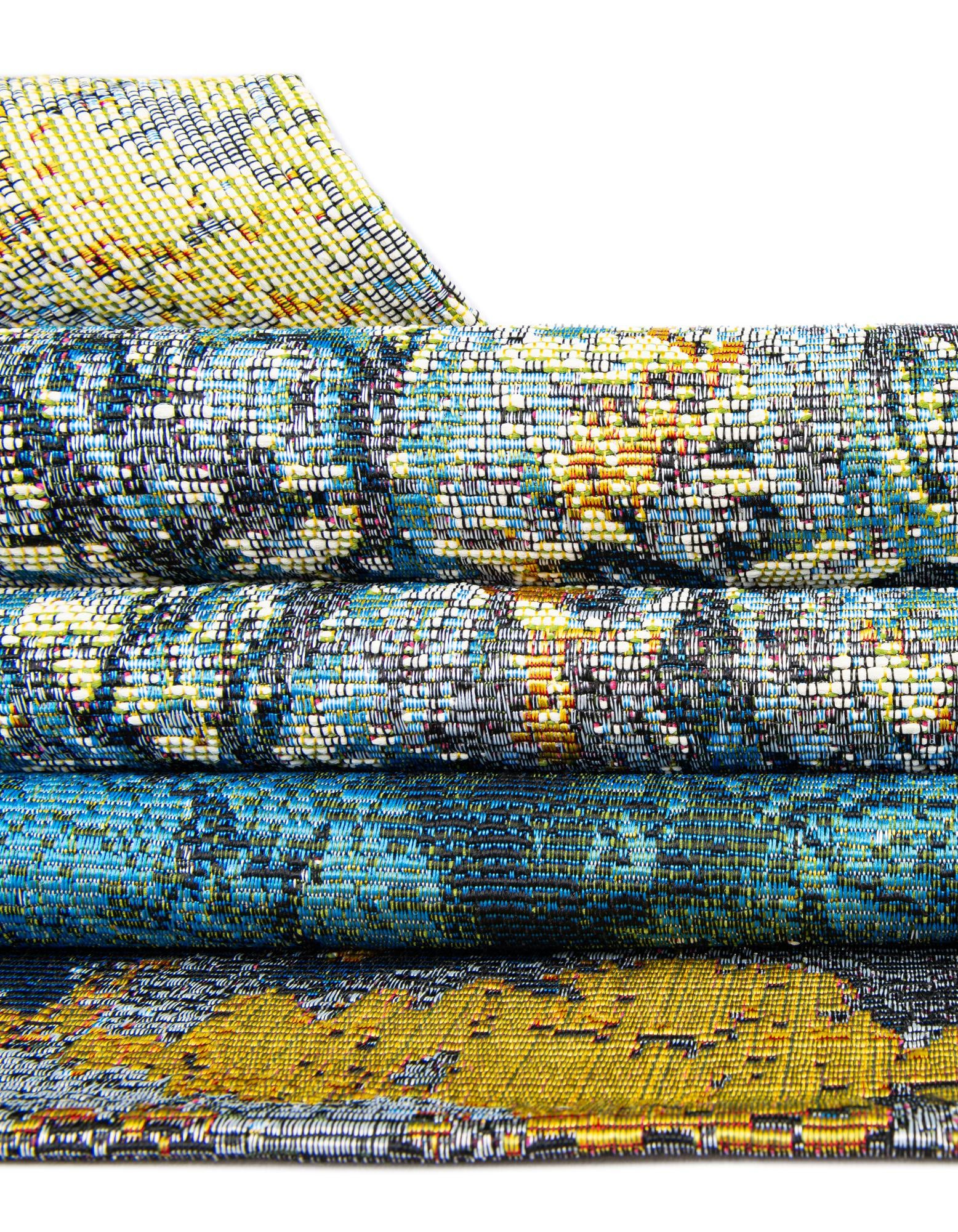 7' 10 x 10' Easy-Clean Modern Indoor / Outdoor Rug
