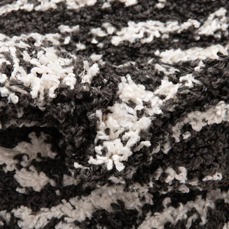 Detail image of 7' 10 x 7' 10 Serenity Shag Square Rug