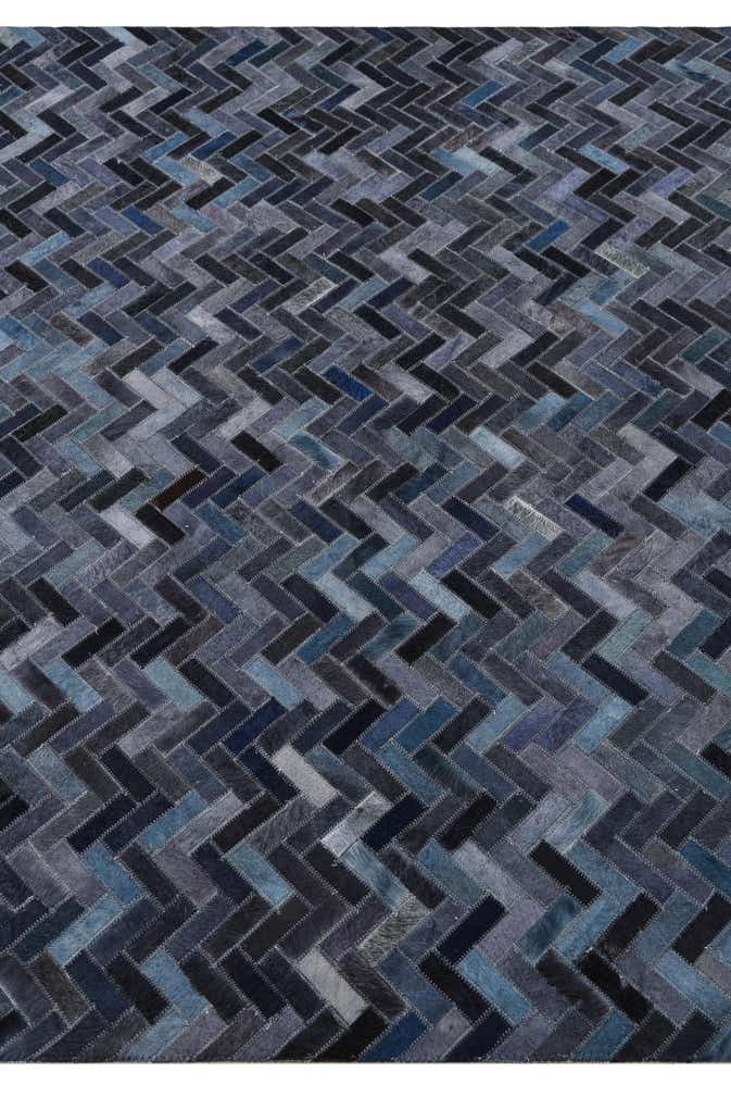 5' 1 x 8' Cowhide Rug